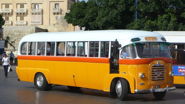 tourist bus Valletta