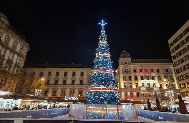 Christmas market in Budapest - Advent bazilika