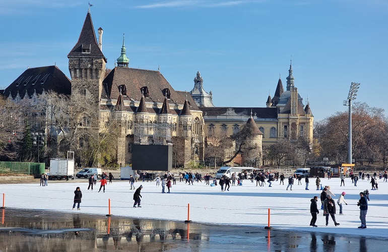 The biggest ice rink in Europe - Budapest