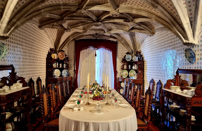 Pena palace Sintra - royal dining room decoration